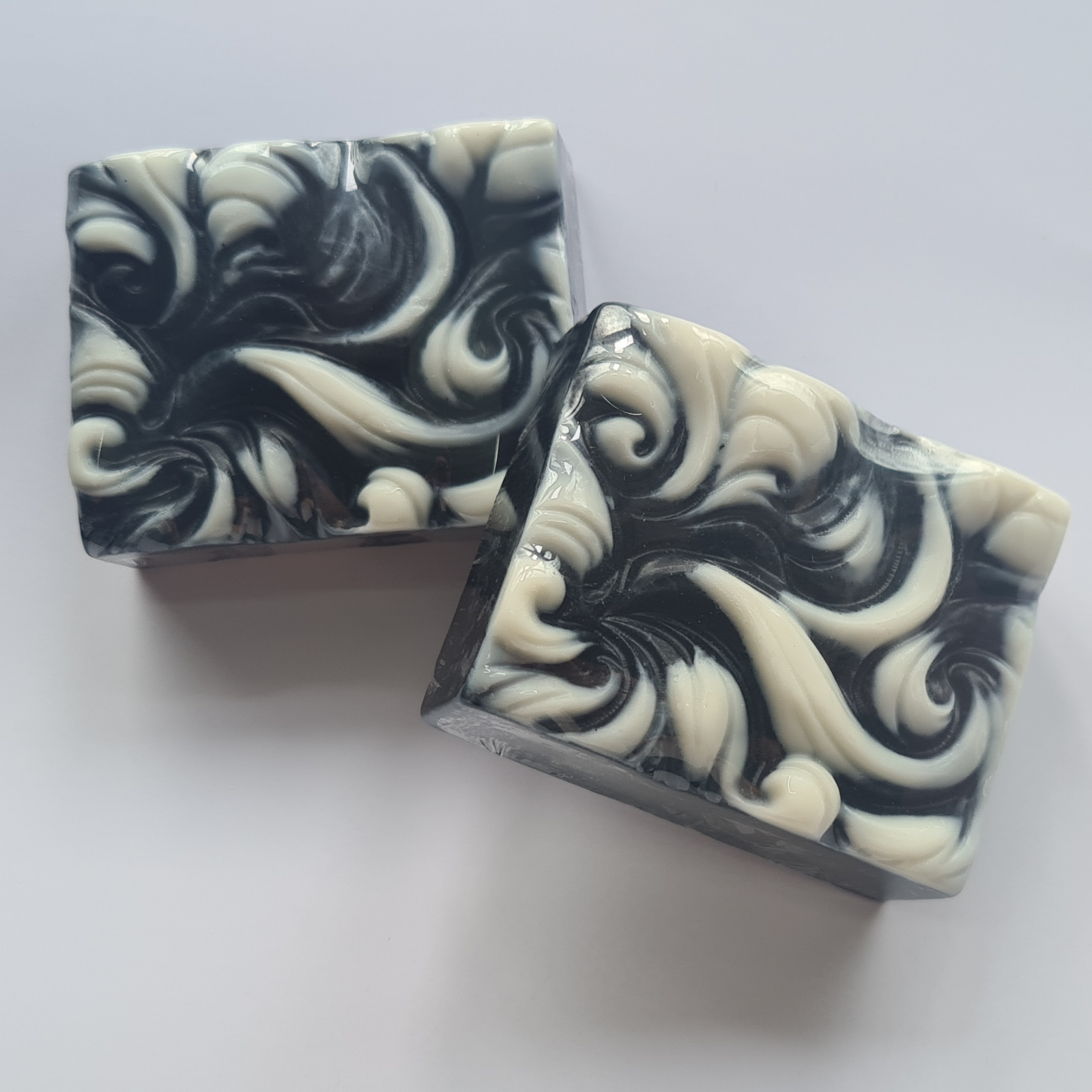 Monochrome Swirl Artisan Wax Aroma Bar